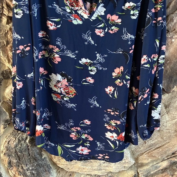 Faded Glory Navy Floral Blouse - Picture 4 of 9